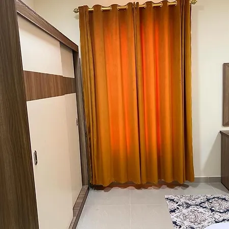 Golden Seasons Furnished Apartment 6 Salalah Exterior photo